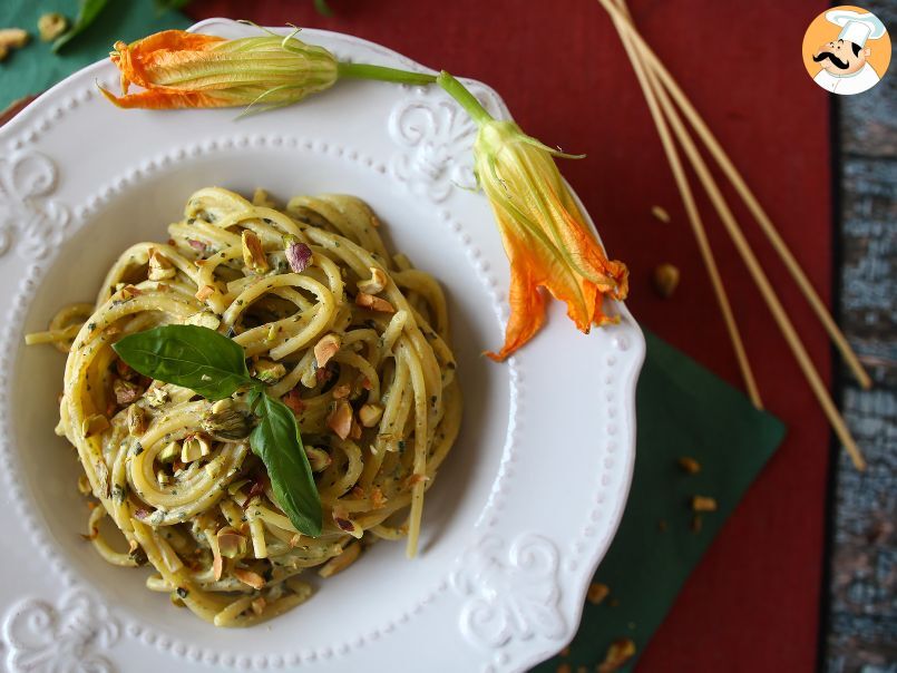 Pasta con fiori di zucca, ricotta e pistacchi - foto 2