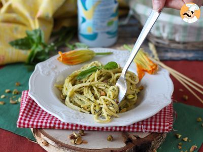 Pasta con fiori di zucca, ricotta e pistacchi - foto 4