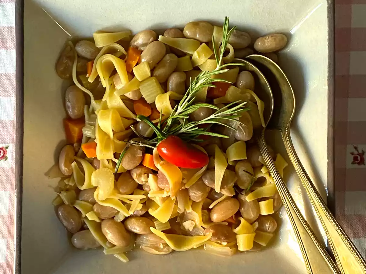 Pasta con i fagioli borlotti