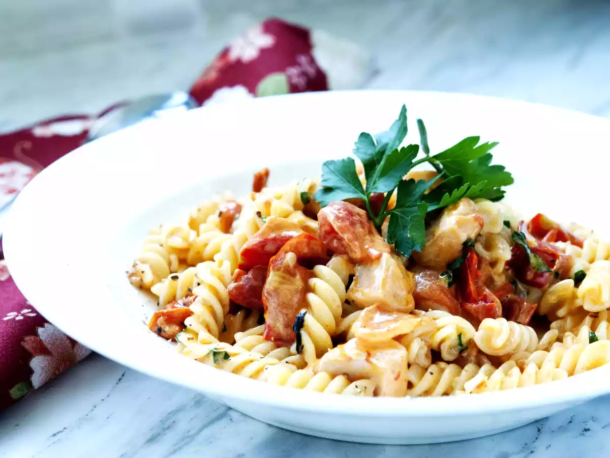 Pasta con il salmone cremosa