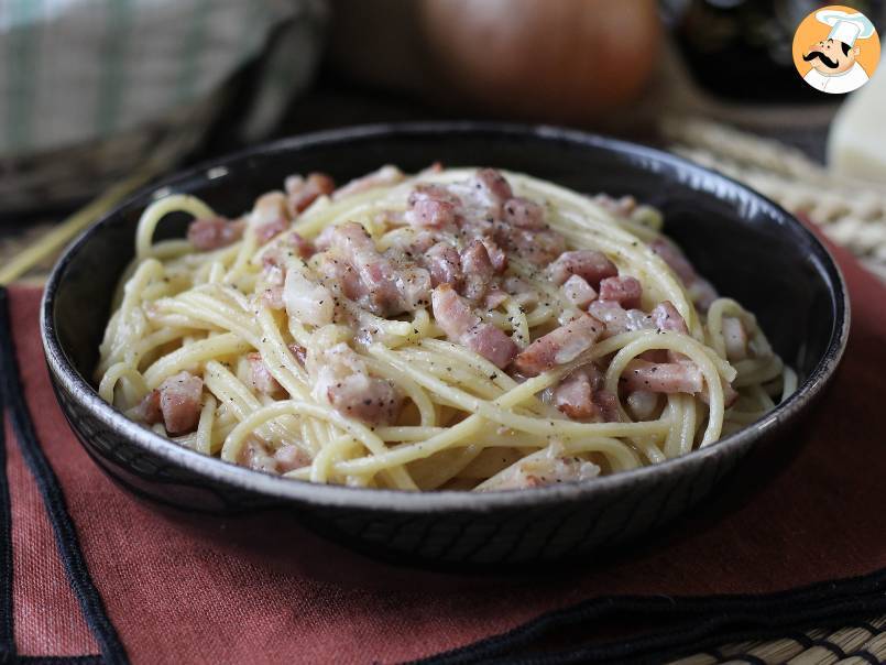 Pasta con pancetta: facile, economica e cremosa