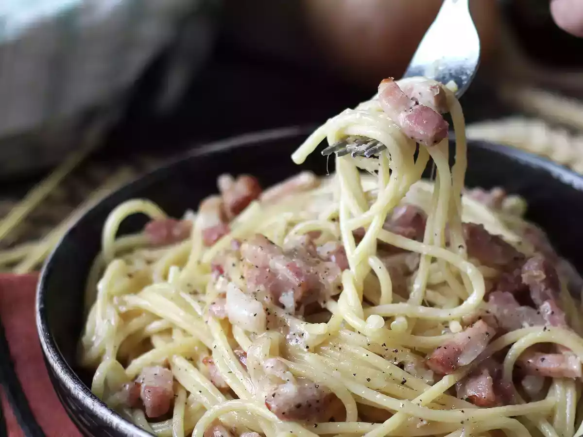 Pasta con pancetta: facile, economica e cremosa - foto 3