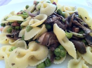 Pasta con piselli, funghi e pancetta, Ricetta Petitchef