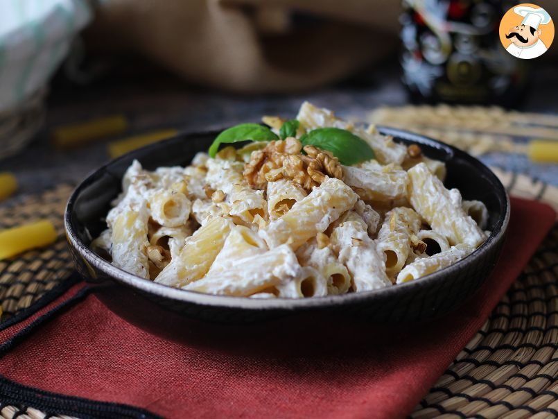 Pasta con ricotta e noci: cremosa e croccante