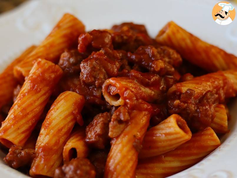 Pasta con sugo di salsiccia: un piatto semplice e dal gusto intenso - foto 5