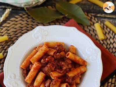 Pasta con sugo di salsiccia: un piatto semplice e dal gusto intenso - foto 6