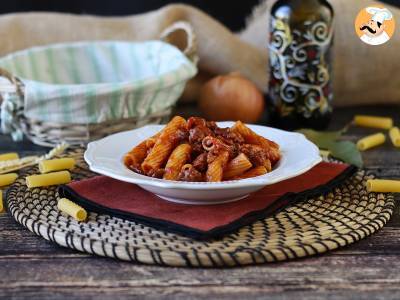 Pasta con sugo di salsiccia: un piatto semplice e dal gusto intenso - foto 7