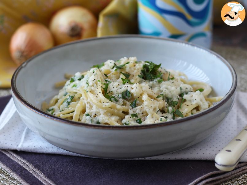 Pasta cremosa alla cipolla: un primo sfizioso e super economico! - foto 3