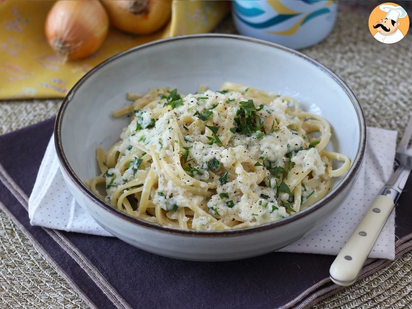 Pasta cremosa alla cipolla: un primo sfizioso e super economico! - foto 5