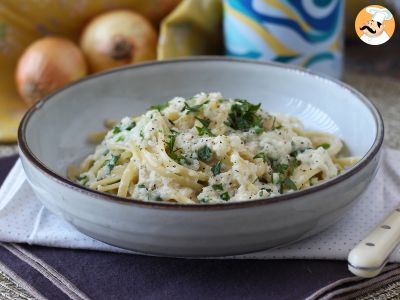 Pasta cremosa alla cipolla: un primo sfizioso e super economico! - foto 3