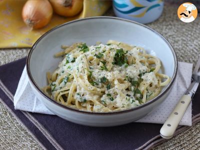 Pasta cremosa alla cipolla: un primo sfizioso e super economico! - foto 5