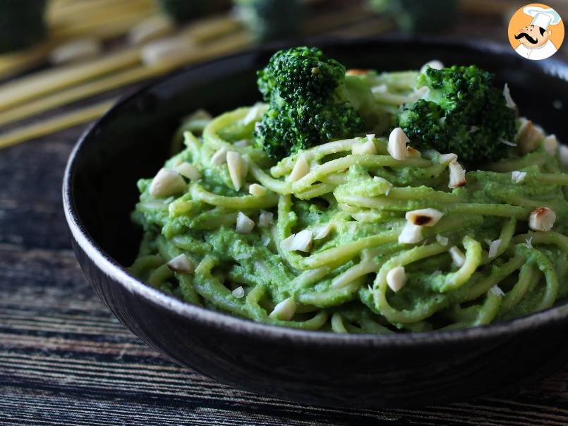 Pasta cremosa con broccoli e mandorle: un piatto facile da preparare e ricco di sapore - foto 5