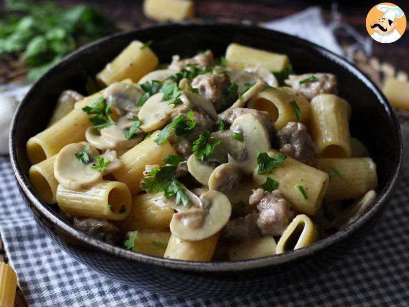 Pasta cremosa con funghi e salsiccia - foto 3