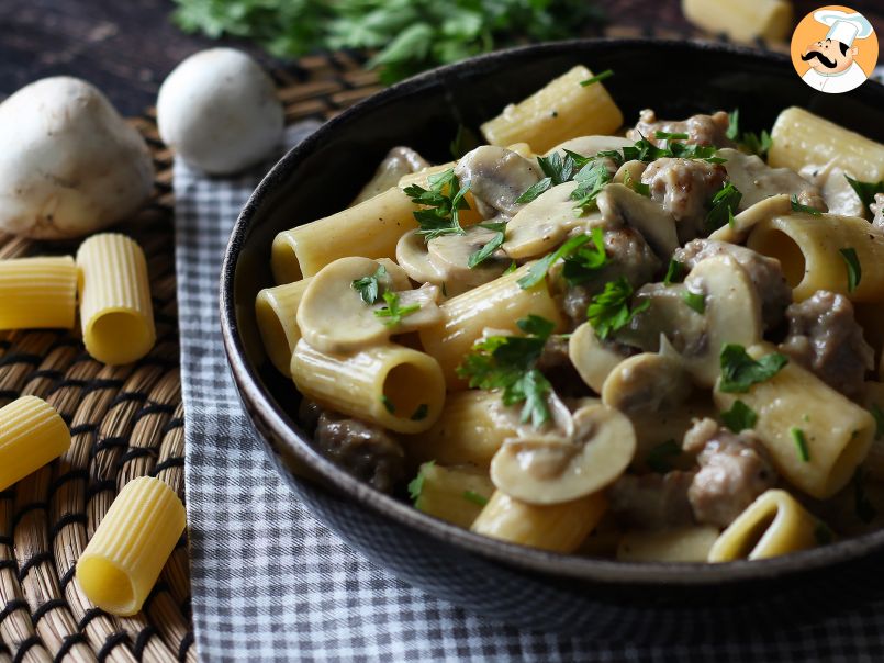 Pasta cremosa con funghi e salsiccia - foto 4