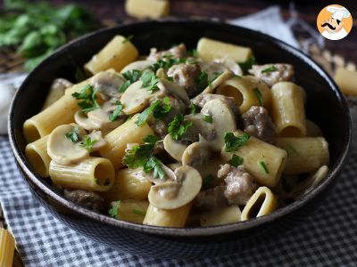 Pasta cremosa con funghi e salsiccia - foto 3