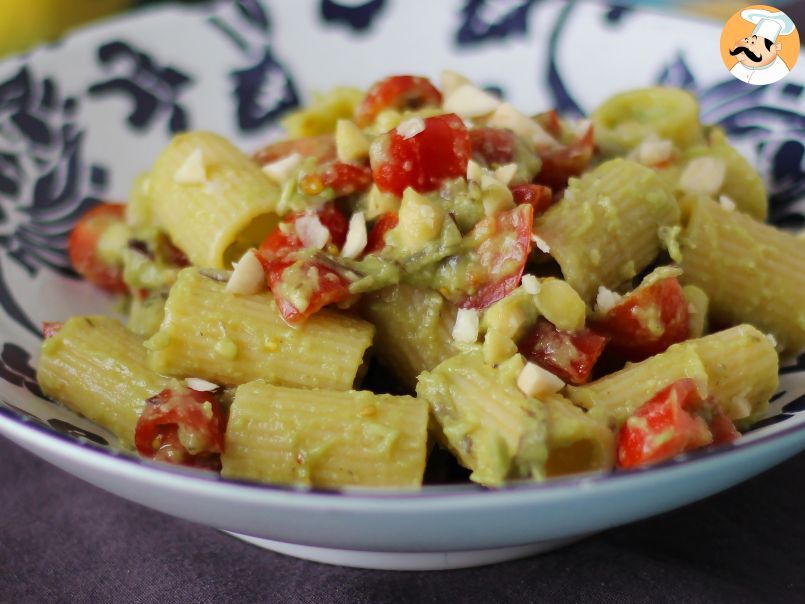 Pasta fredda con crema di avocado, mandorle e pomodorini: vegetariana e gustosissima! - foto 4