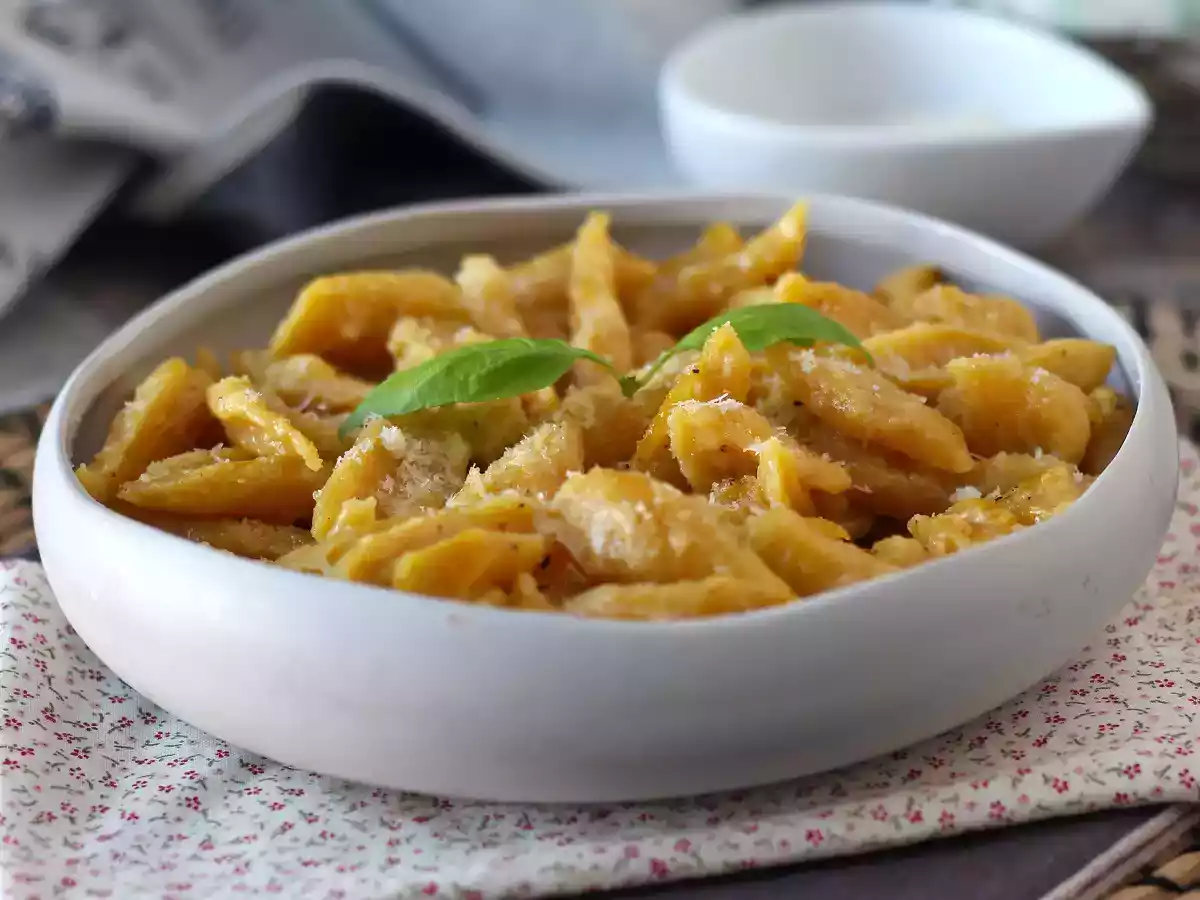 Pasta fresca alla zucca: solo 2 ingredienti!