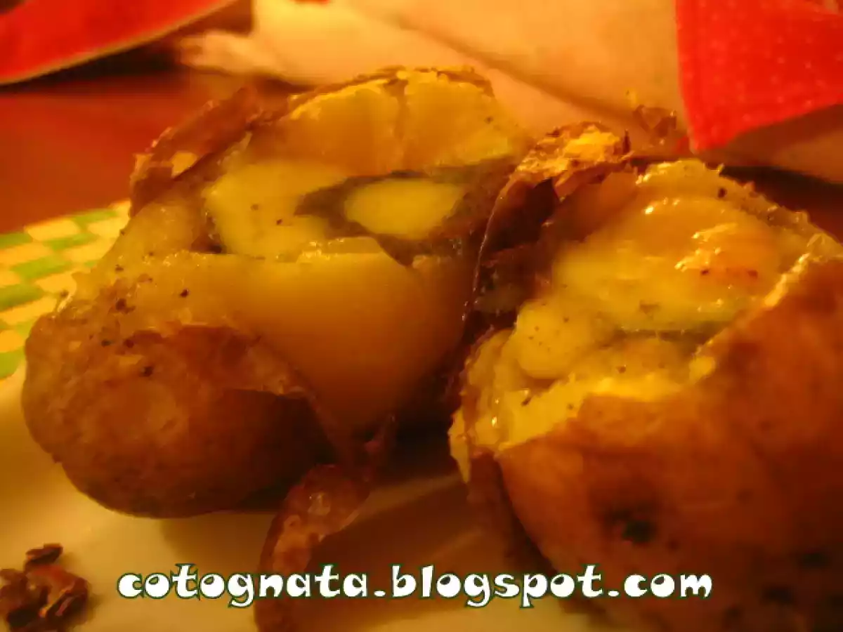 Patate al forno con pesto e caciotta dolce.....i colori del Natale...