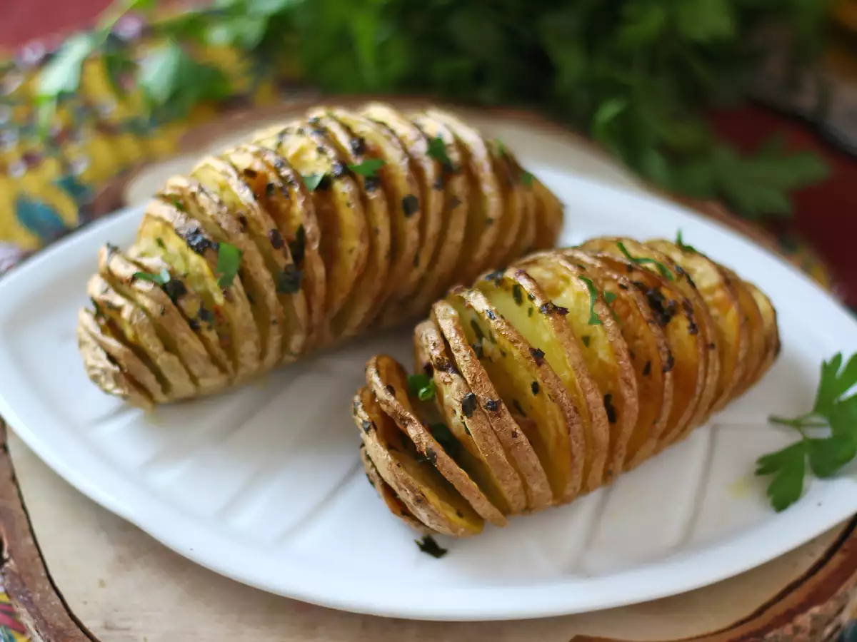 Patate hasselback in friggitrice ad aria: croccanti e facili