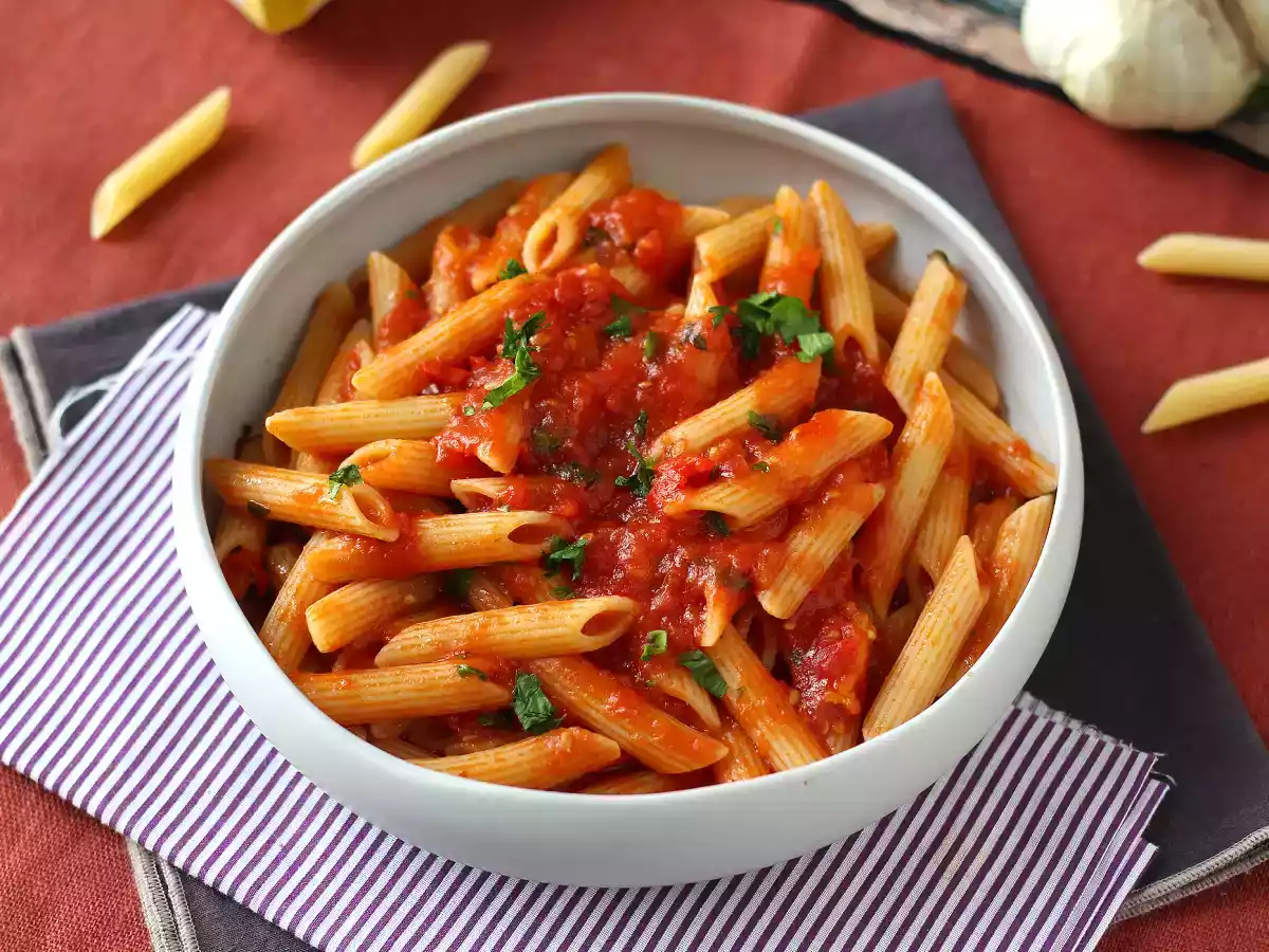 Penne all'arrabbiata: un classico italiano che scalda il cuore! - foto 2