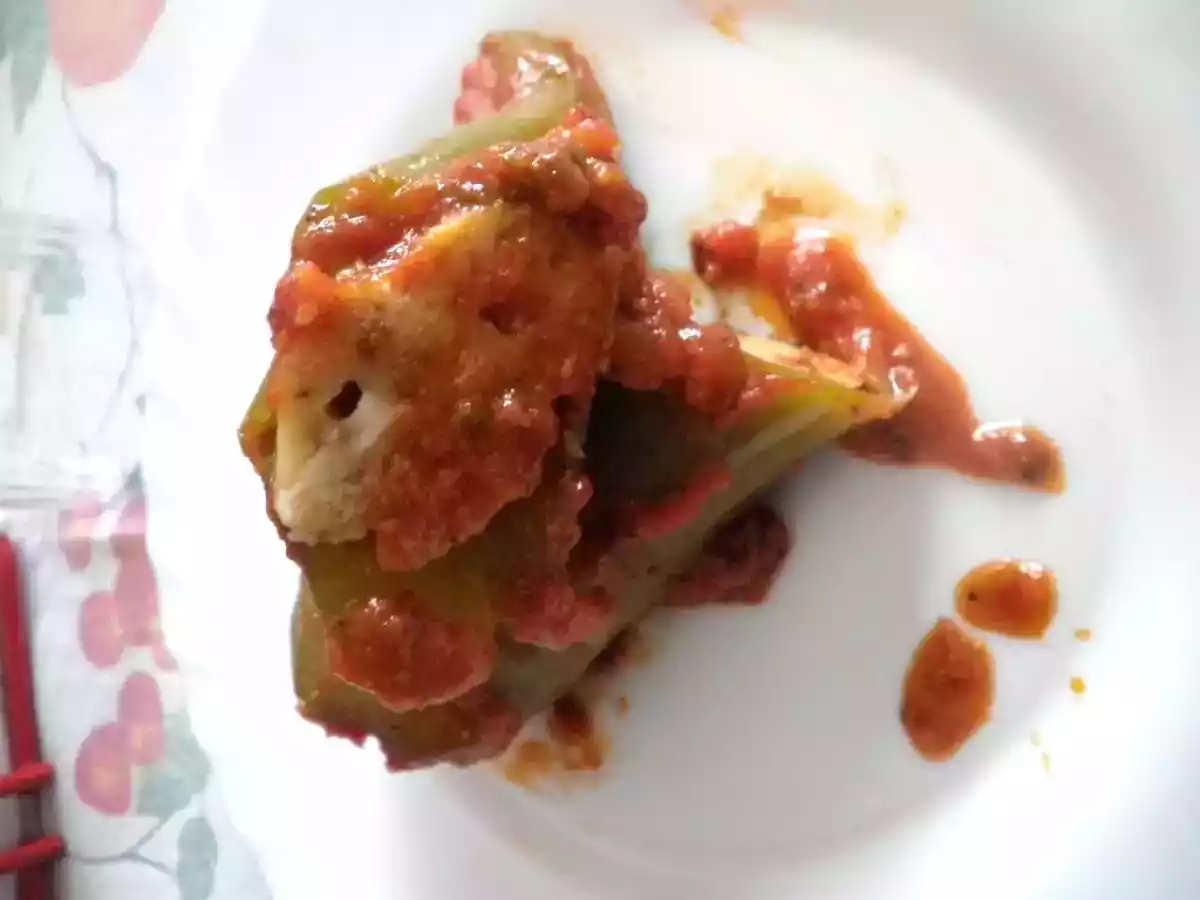 Peperoni Cornetti ripieni con pane prosciutto e formaggio