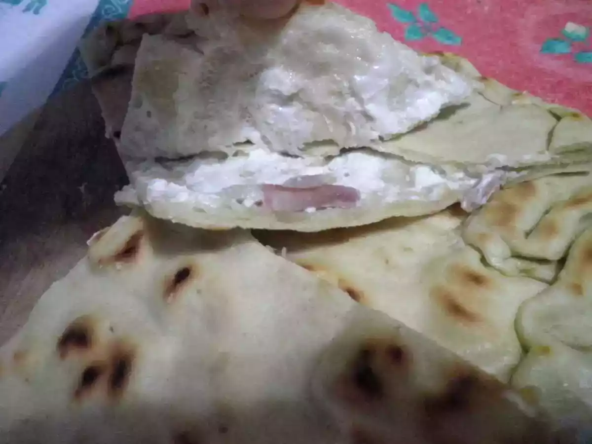 Piadina farcita con Philadelphia e prosciutto cotto - foto 4