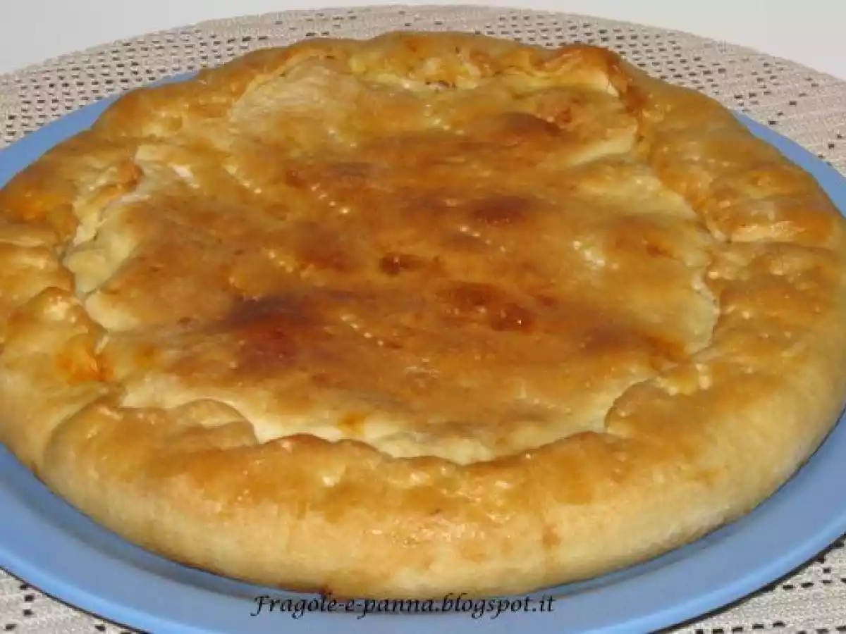 Pizza ripiena con tonno e mozzarella - foto 2