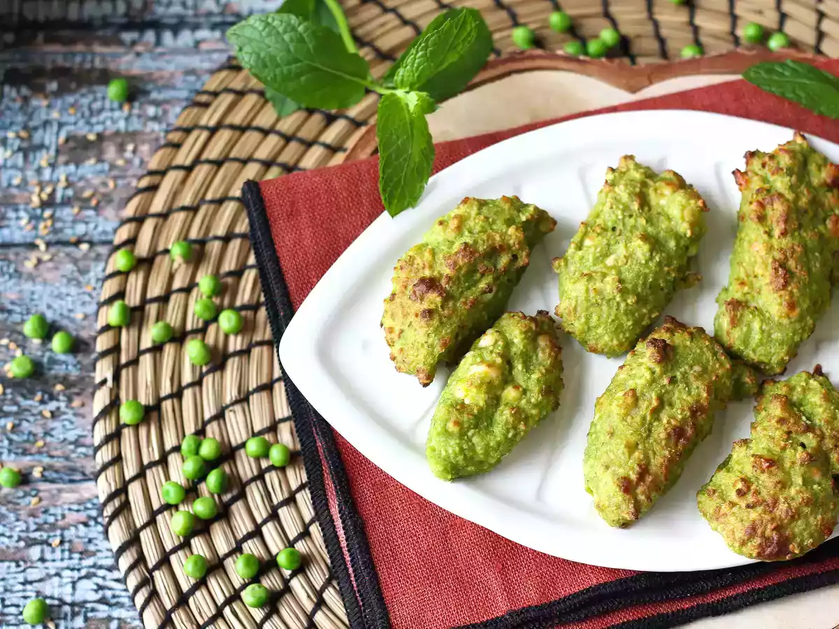 Polpette di piselli e feta in friggitrice ad aria: sfiziose e velocissime da preparare! - foto 5