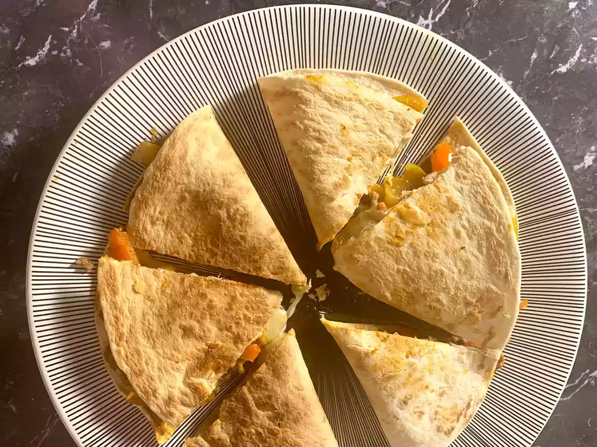 Quesadillas con manzo e peperoni
