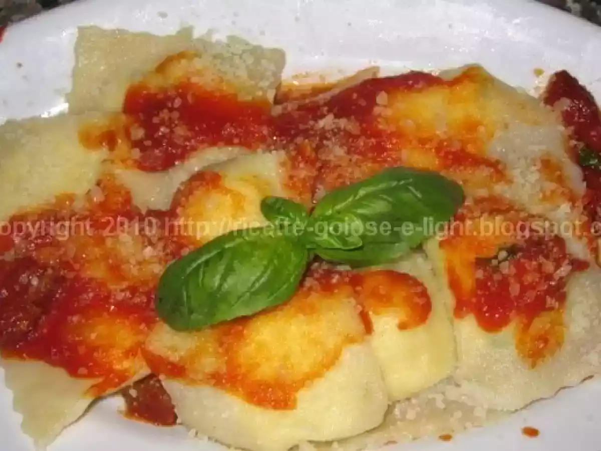 Ravioli sardi di ricotta, la ricetta per preparare Li Pulilgioni Galluresi