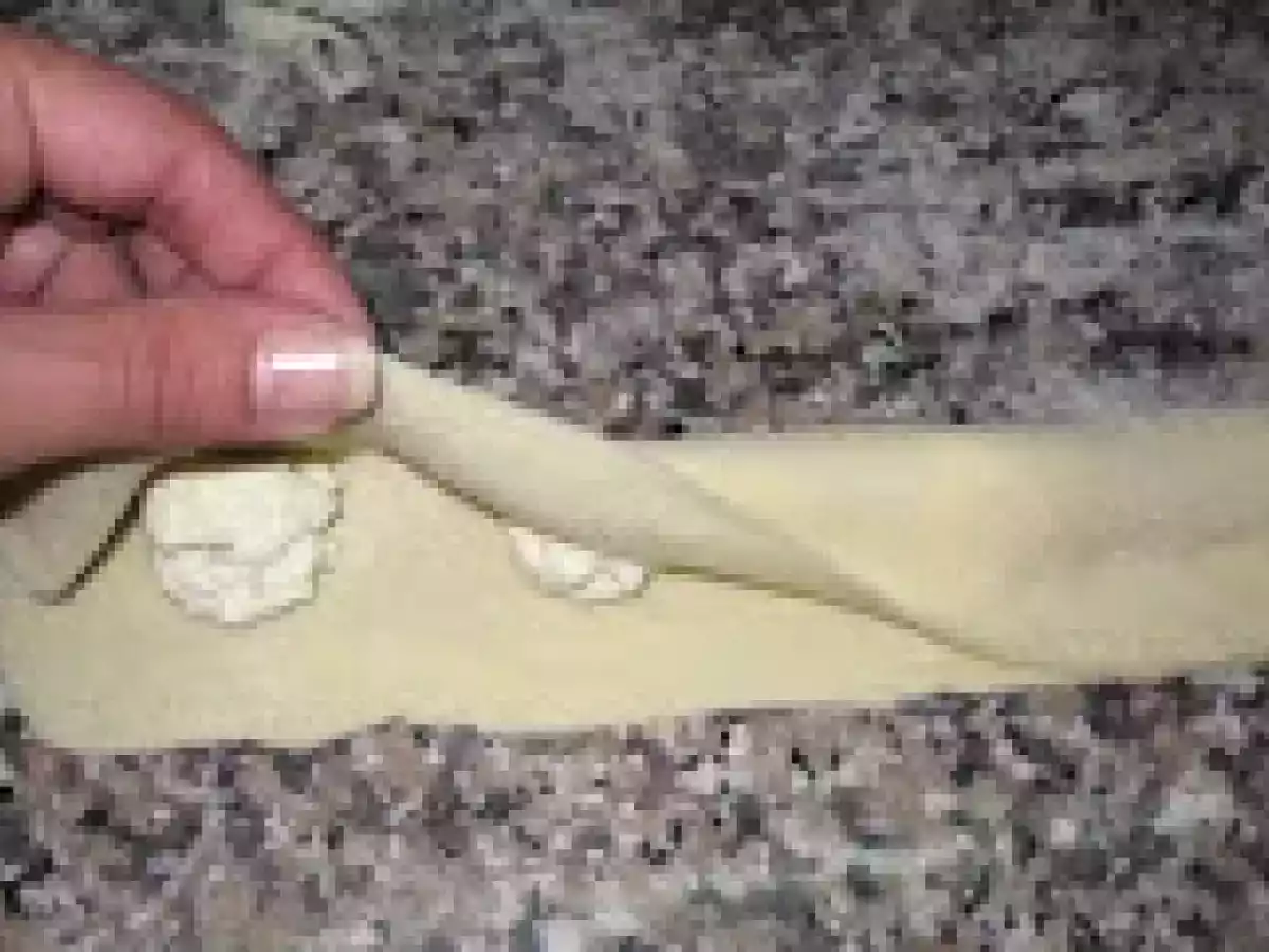 Ravioli sardi di ricotta, la ricetta per preparare Li Pulilgioni Galluresi - foto 7