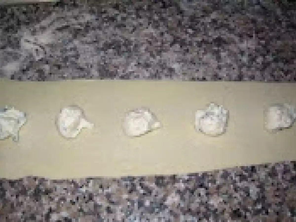 Ravioli sardi di ricotta, la ricetta per preparare Li Pulilgioni Galluresi - foto 9