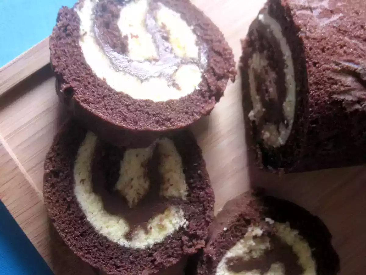 Rotolo Girella bicolore farcita con crema alle nocciole - foto 3