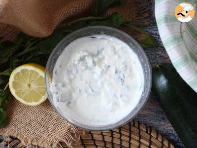 Salsa con yogurt greco, feta e menta - foto 3