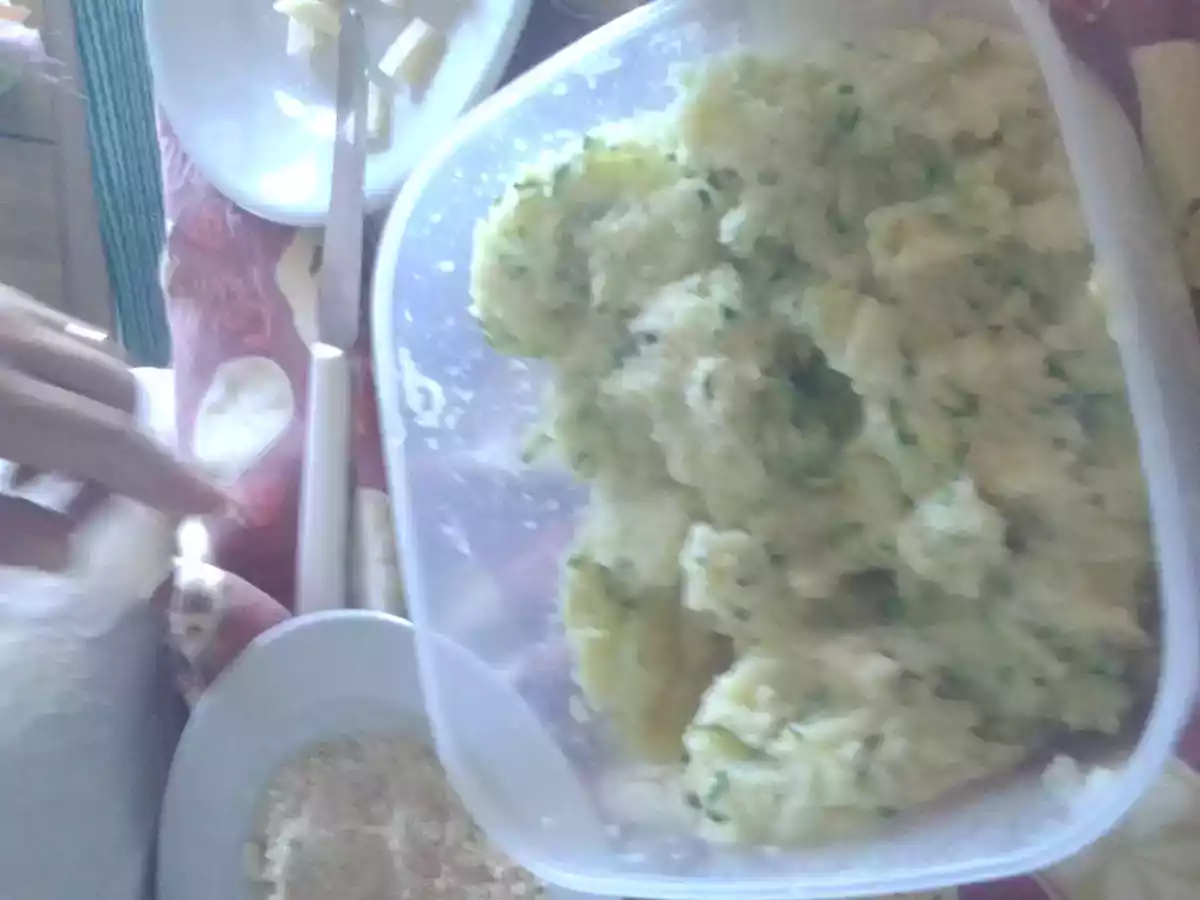 SCHIACCIATINE DI PATATE E ZUCCHINE AL CUORE DI FORMAGGIO - foto 4