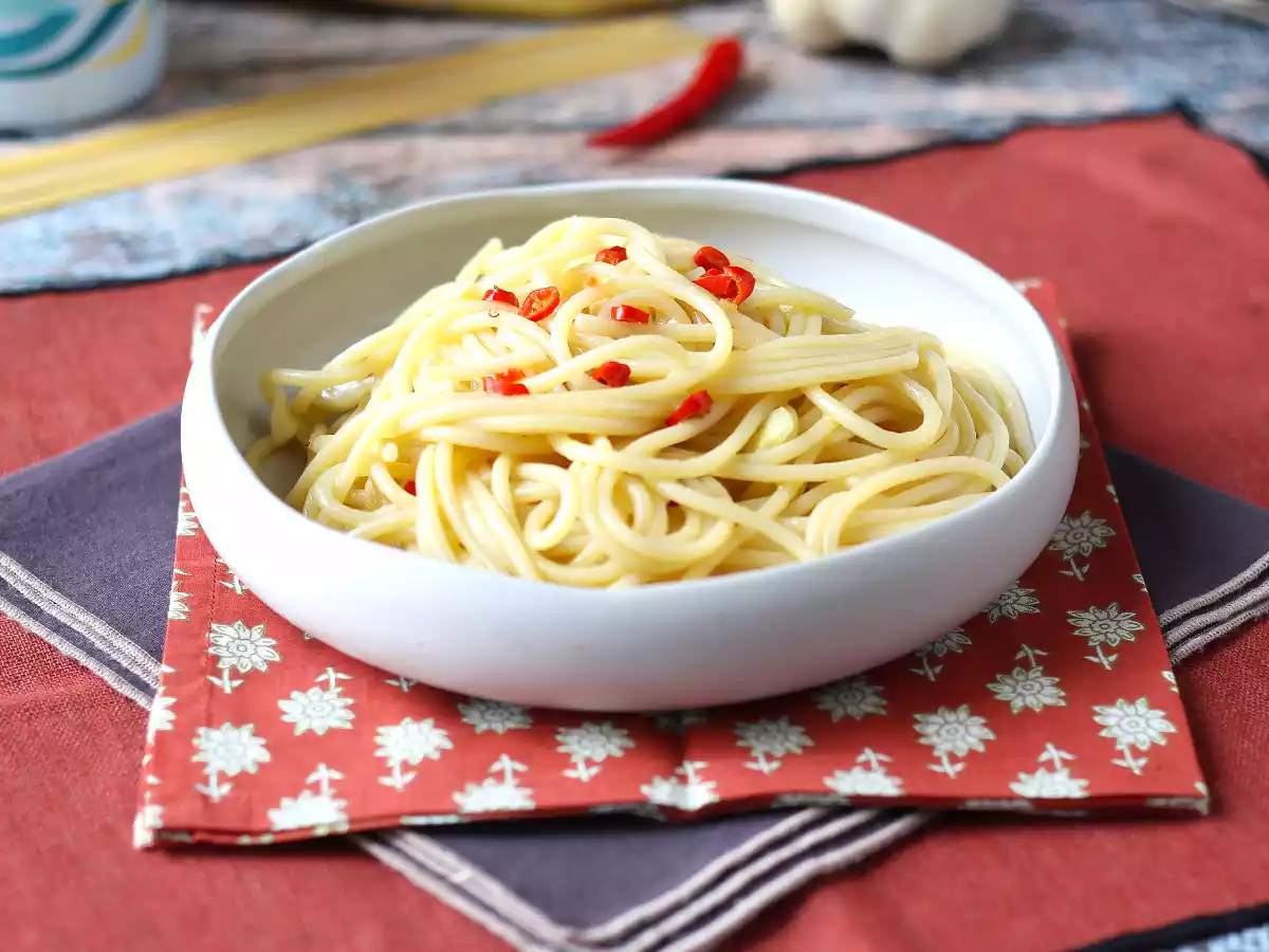 Spaghetti aglio, olio e peperoncino: il piatto last minute della tradizione italiana - foto 2