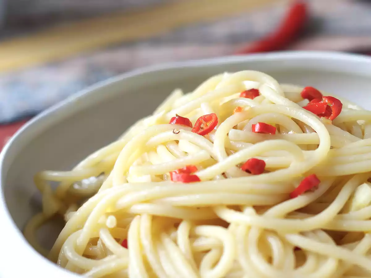 Spaghetti aglio, olio e peperoncino: il piatto last minute della tradizione italiana