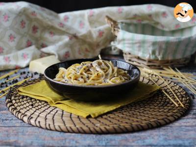 Spaghetti cacio e pepe: 3 ingredienti, un'esplosione di gusto! - foto 2