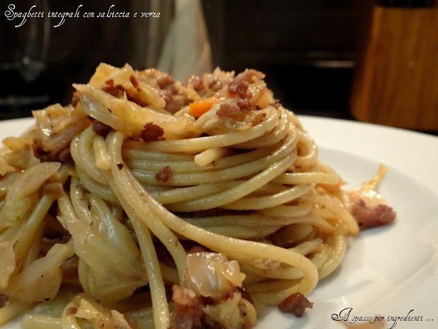 Spaghetti integrali con verza e sgombro - unamericanatragliorsi