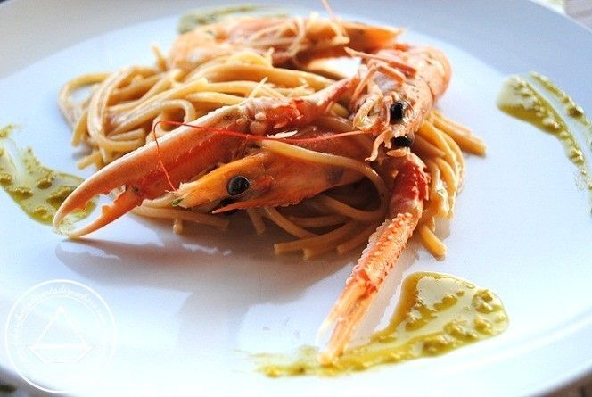 Spaghetti Integrali Con Scampi Mazzancolle E Pesto Di Pistacchi Ricetta Petitchef