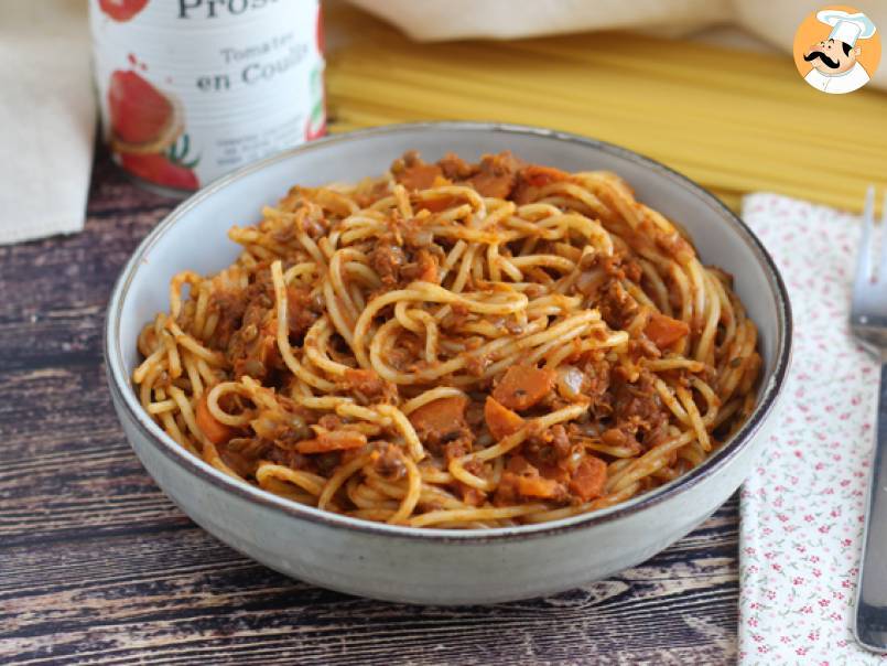 Spaghettoni con salsa vegetariana