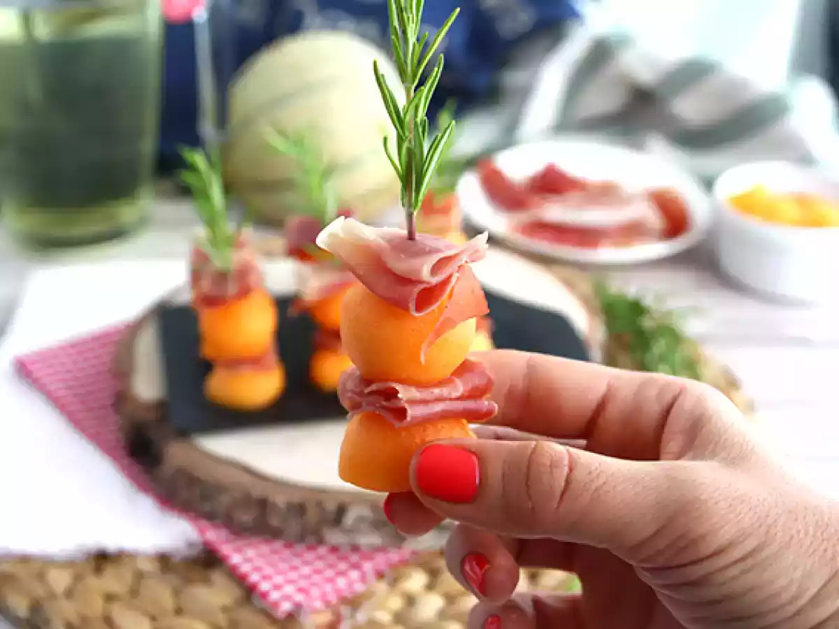 Spiedini di rosmarino con prosciutto e melone - foto 3