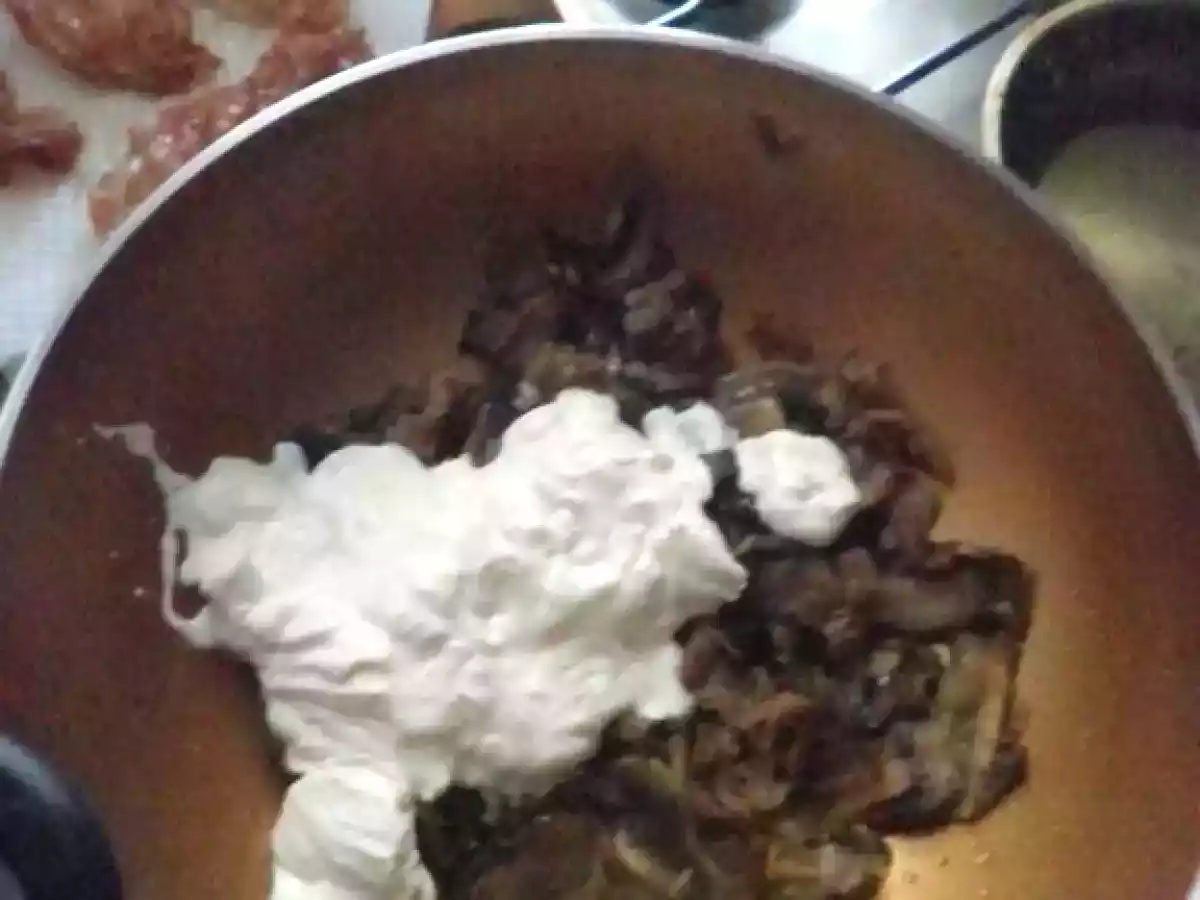 Tagliatelle alla carruba con funghi panna e speck croccante - foto 4