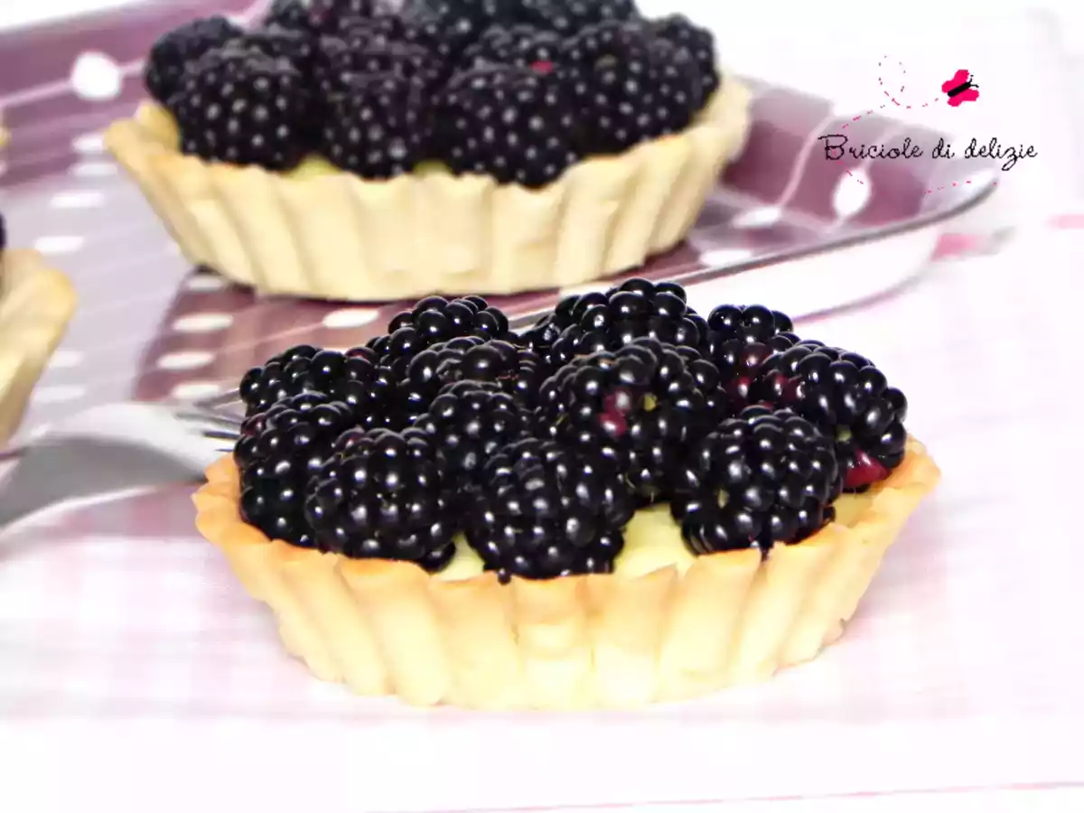 Tartellette alle more e crema pasticcera - foto 2