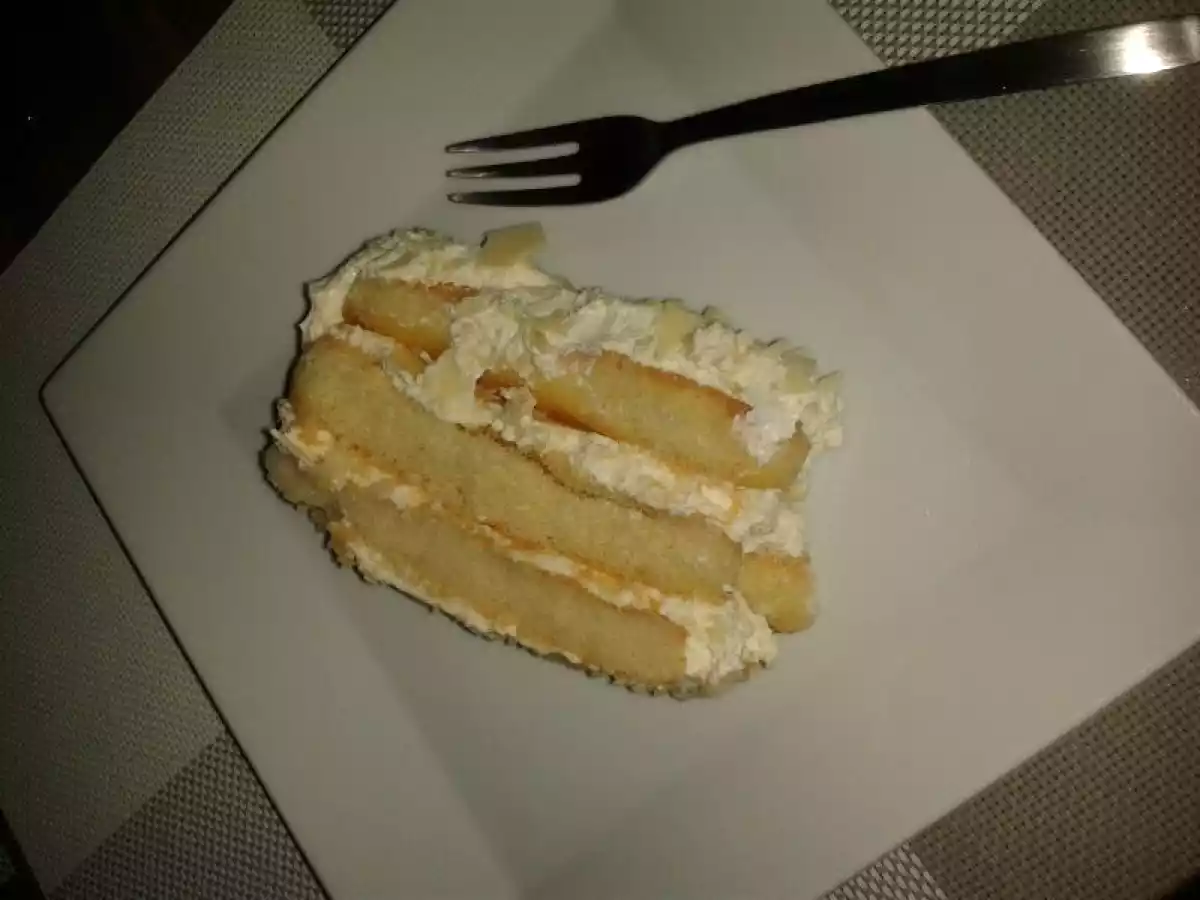 Tiramisù al limone con scaglie di cioccolato bianco