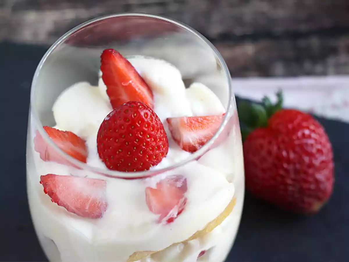 Tiramisù alle fragole, la ricetta monoporzione di un dolce cult - foto 3