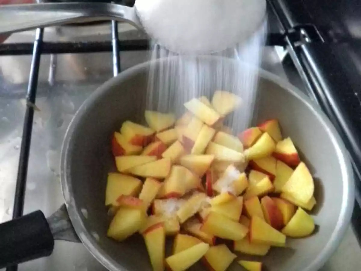 Tiramisu allo yogurt con pesche noci caramellate alla cannella - foto 2