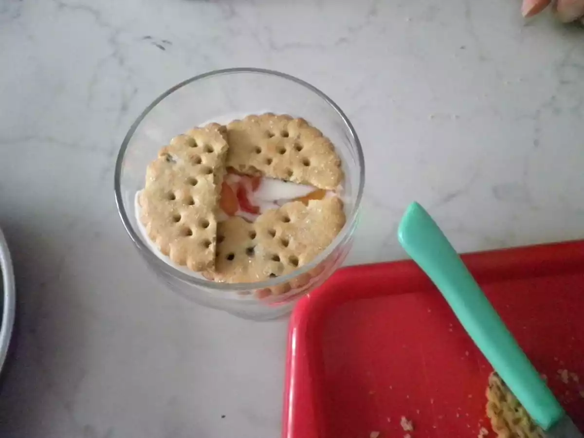 Tiramisu allo yogurt con pesche noci caramellate alla cannella - foto 8