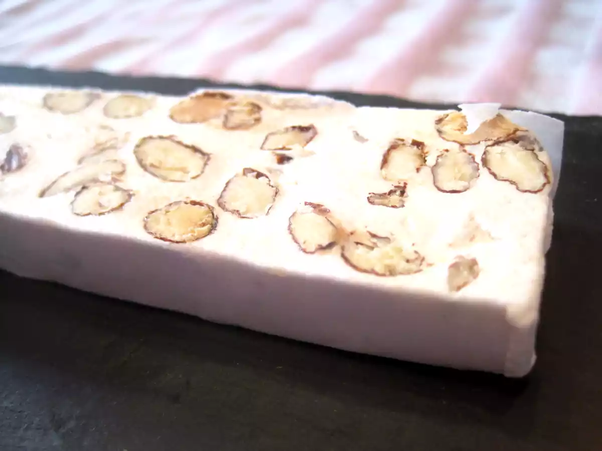 Torrone morbido alle mandorle, nocciole e pistacchi