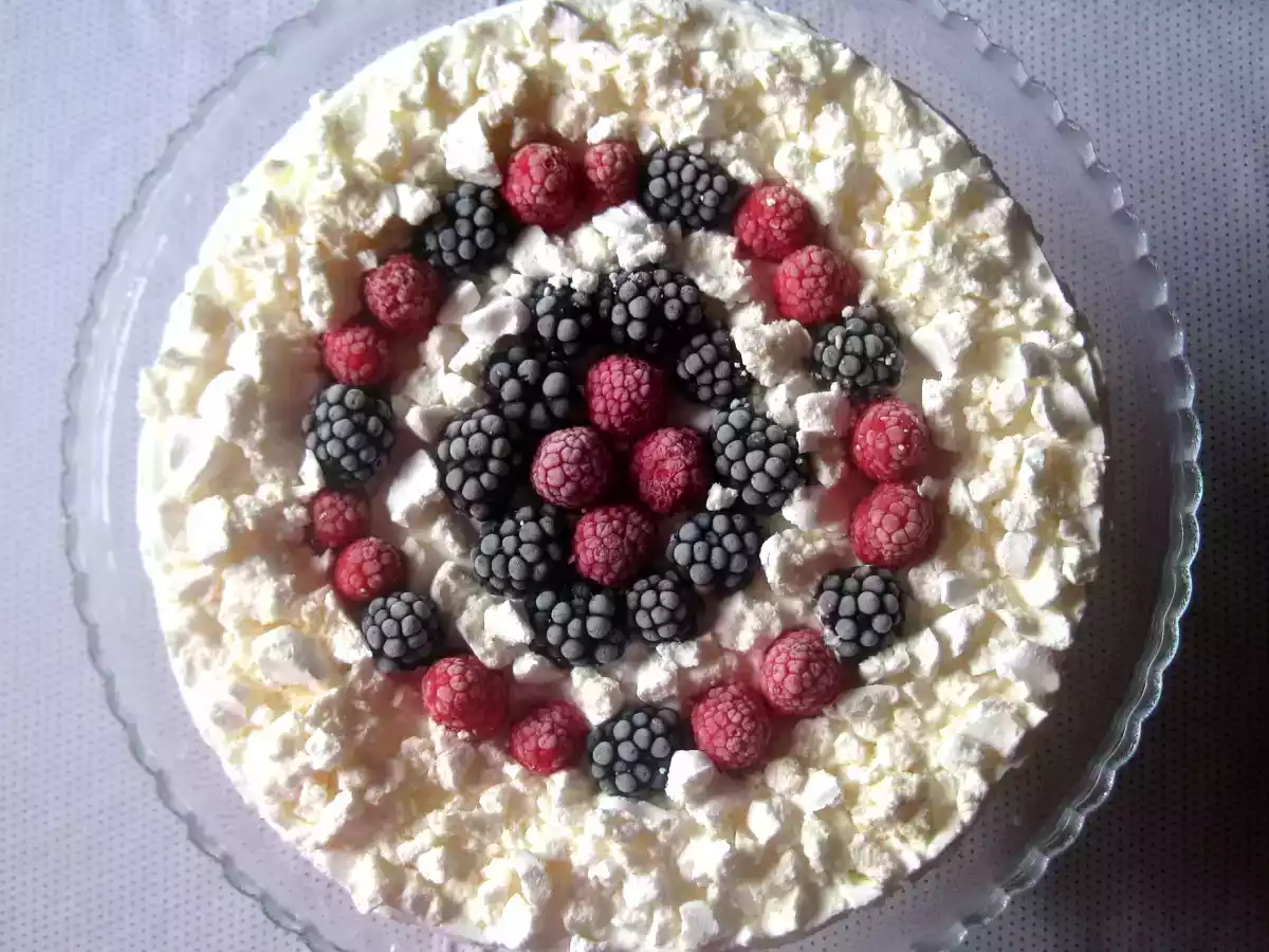 Torta Meringata alle more e lamponi